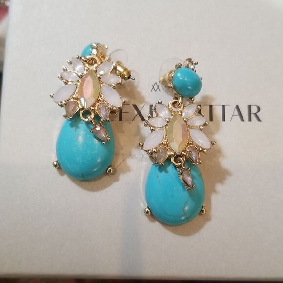 T &J TURQUOISE EARRINGS!!! NWOT!!! - Picture 1 of 5